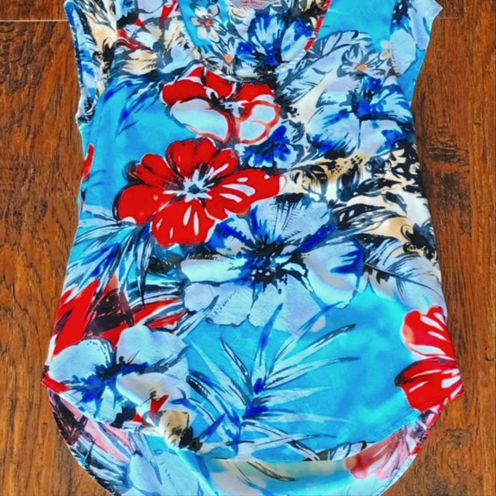 James World Woman's top